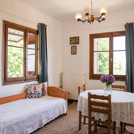 Hestia Apartment